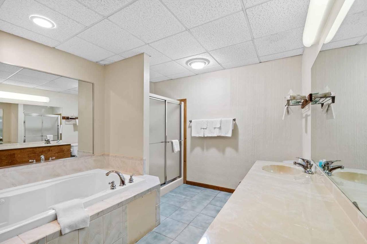 Shadowbrook Resort Tunkhannock Esterno foto